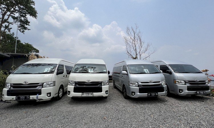 Sewa Mobil Hiace Jogja Cocok untuk Perjalanan Bisnis dan Wisata - jogjasewahiace.id